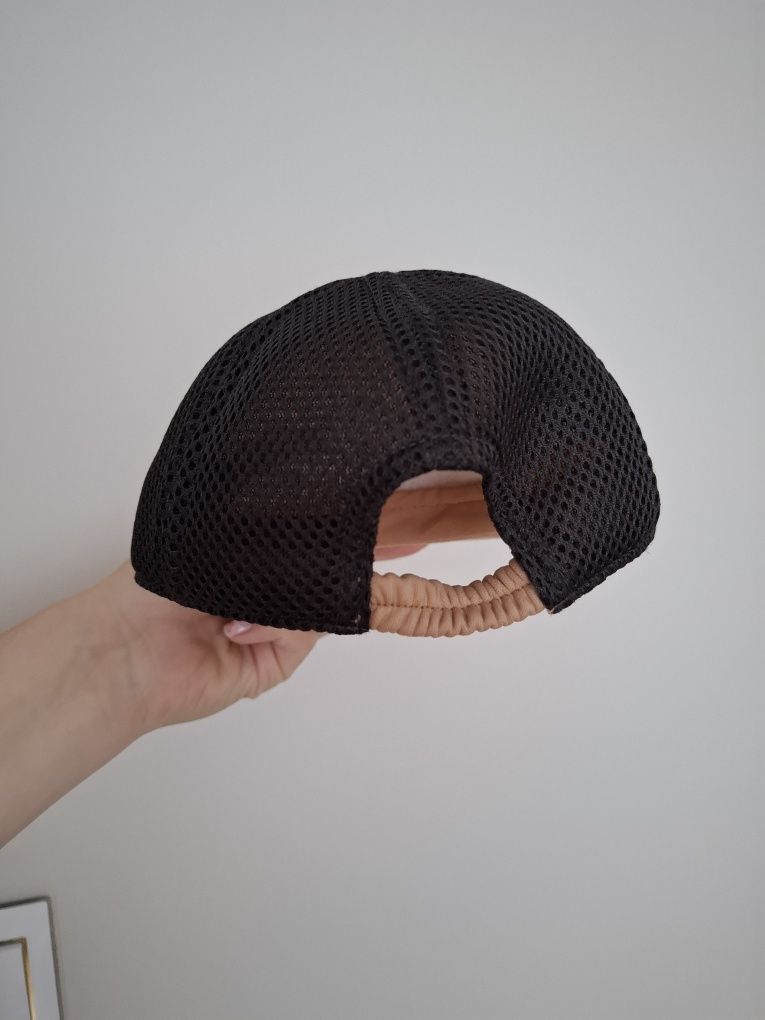 Czapka H&M 62/68 – One World Stay Together