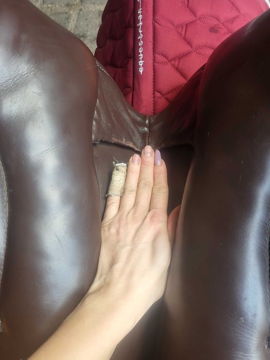 Siodlo brazowe ujezdzeniowe Henri De Rival