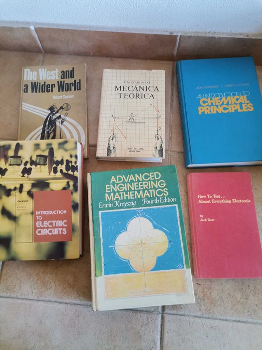 Vendo cerca de 40 livros