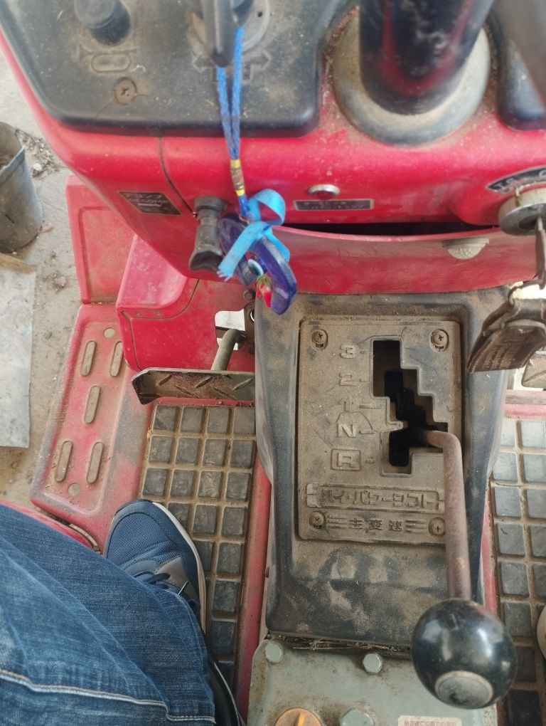 Trator Yanmar YM2310