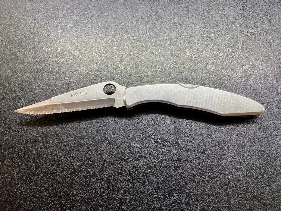 Spyderco Police, сталь G-2, один із перших серій, Seki Japan