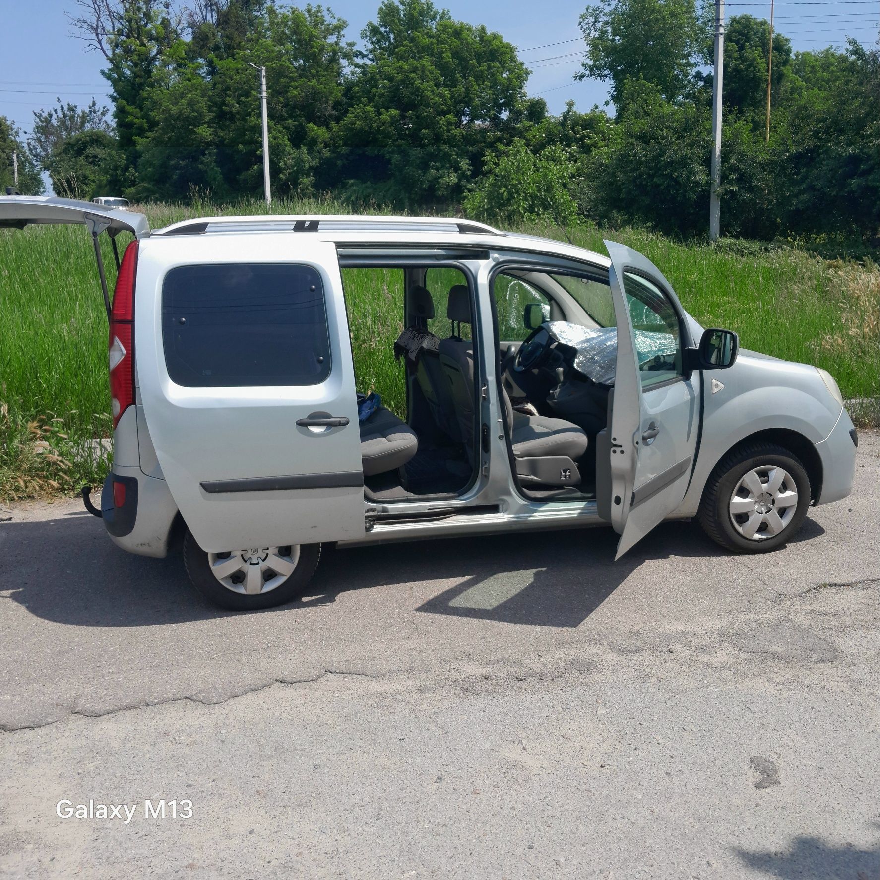 Продаю RENAULT КANGOO 2008г (пассажир) газ/бензин,  мотор 1,6л