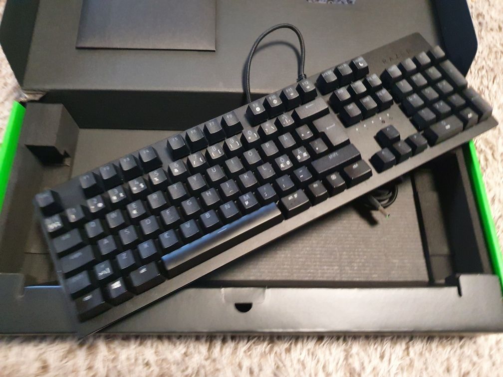 Teclado opto-mecânico Razer huntsman layout Nórdico