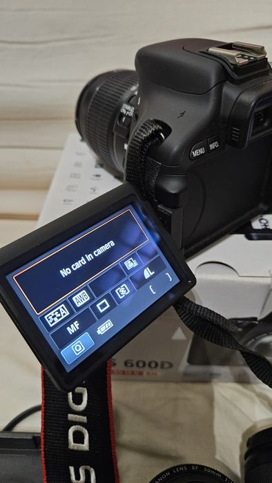 Câmara DSLR 600D