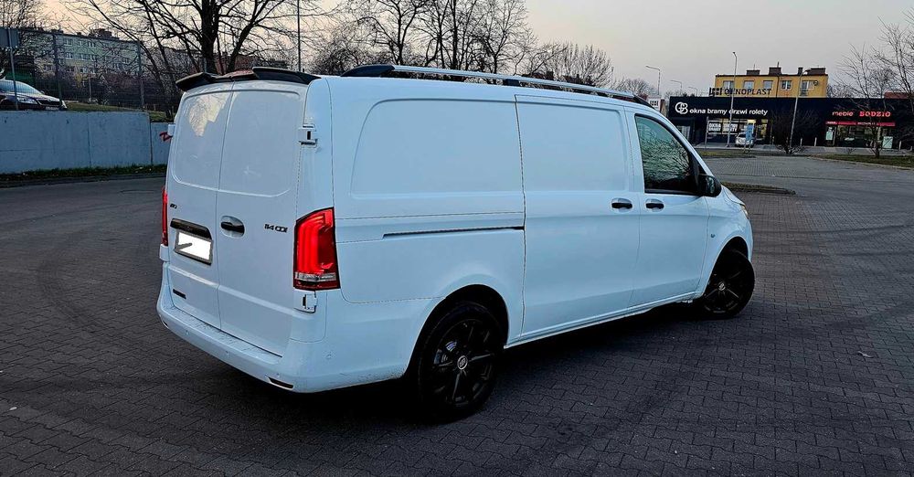 Mercedes Vito 114 LONG Fuul LED 109tys km 2x drzwi klima Navi kamera