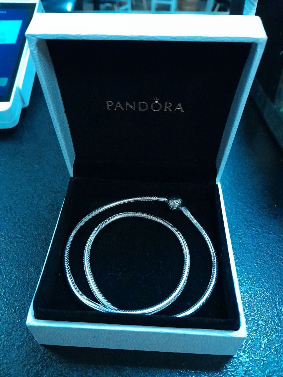 Намисто із логотипом Pandora
