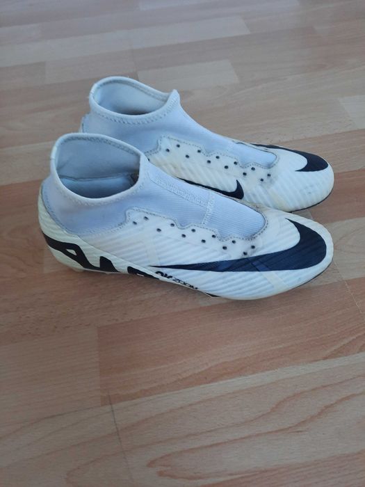 Buty sportowe korki