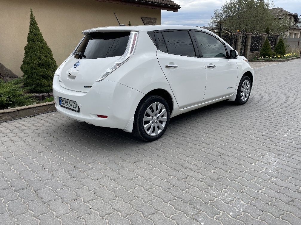 Nissan leaf 2015