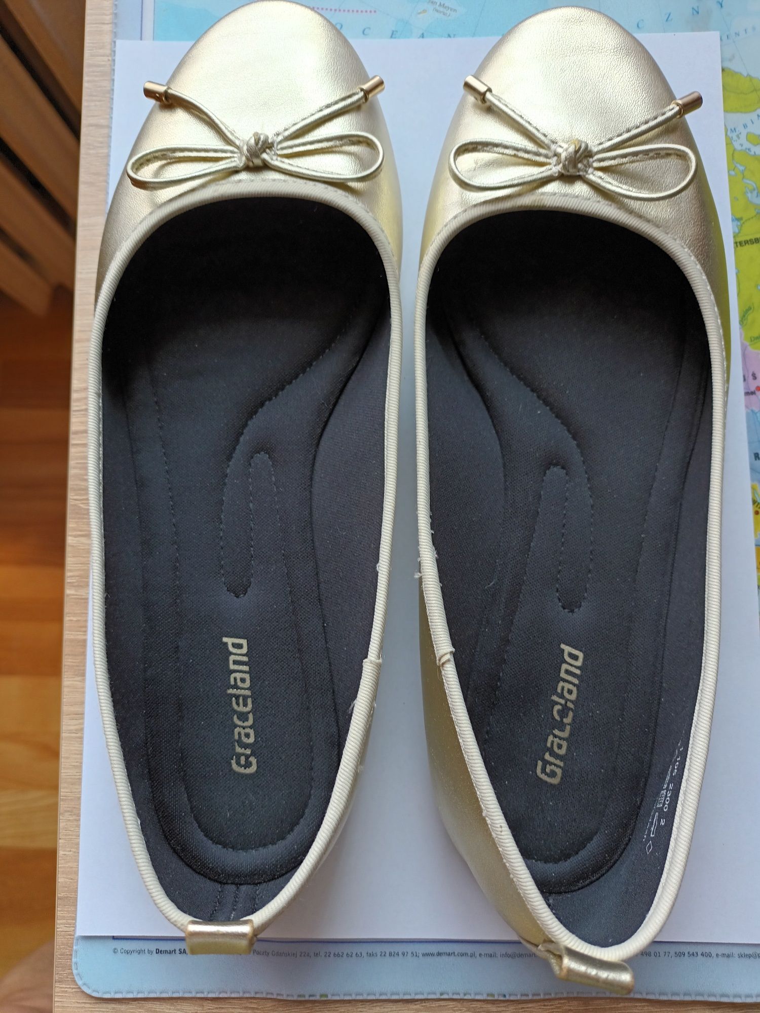 Buty damskie na płaskim obcasie