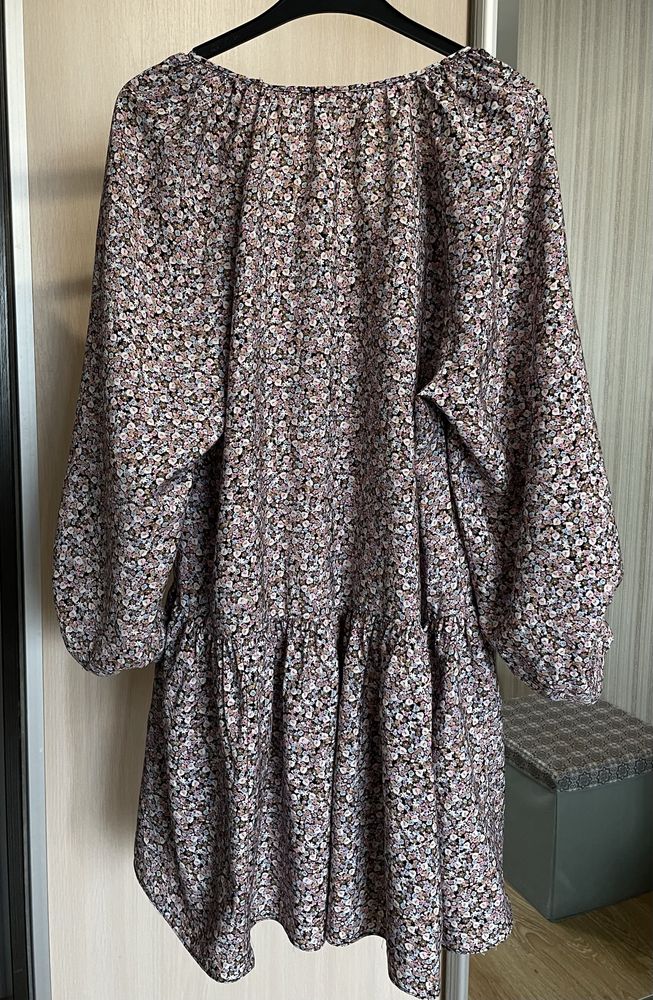 Сукня з квітковим принтом H&M