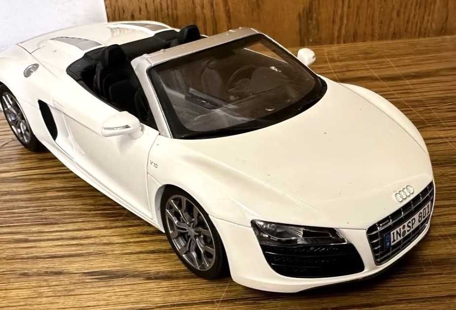 Модель Audi R8 V10 Spyder Kyosho 1/18 не Autoart не Minichamps