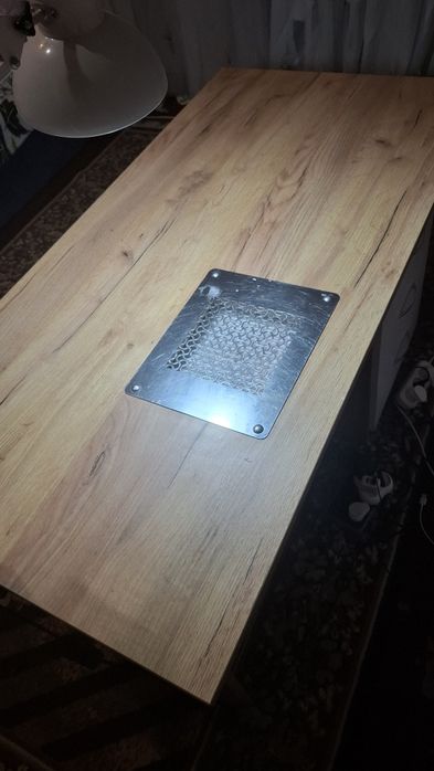 Стіл для манікюра