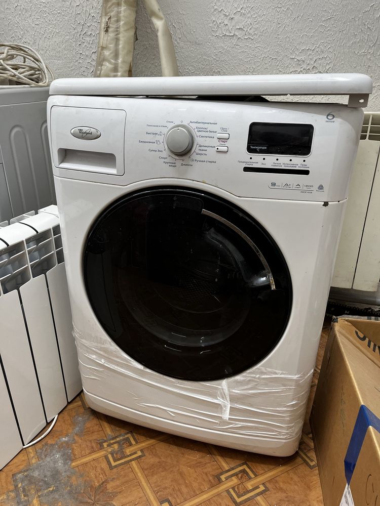 Продам стиральную машинку 9 кг Whirlpool AWOE 9558