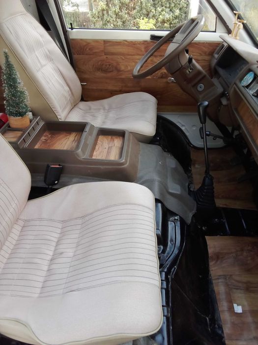 Nissan Vanette (avariado)
