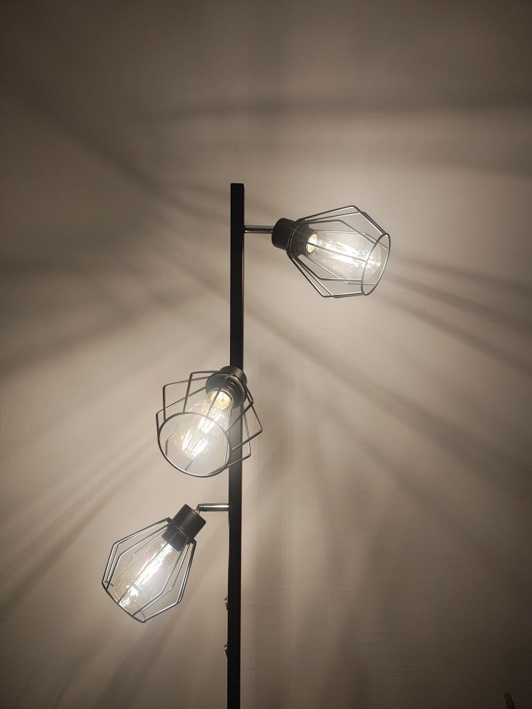 Lampa podłogowa industrial robiona na zamówienie rękodzieło nowa okazj