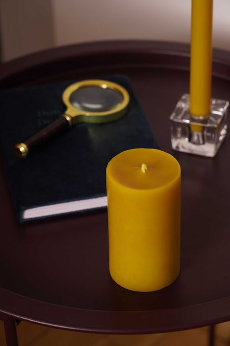 Świece z wosku pszczelego, wysokogatunkowy wosk, staranne wykonanie.