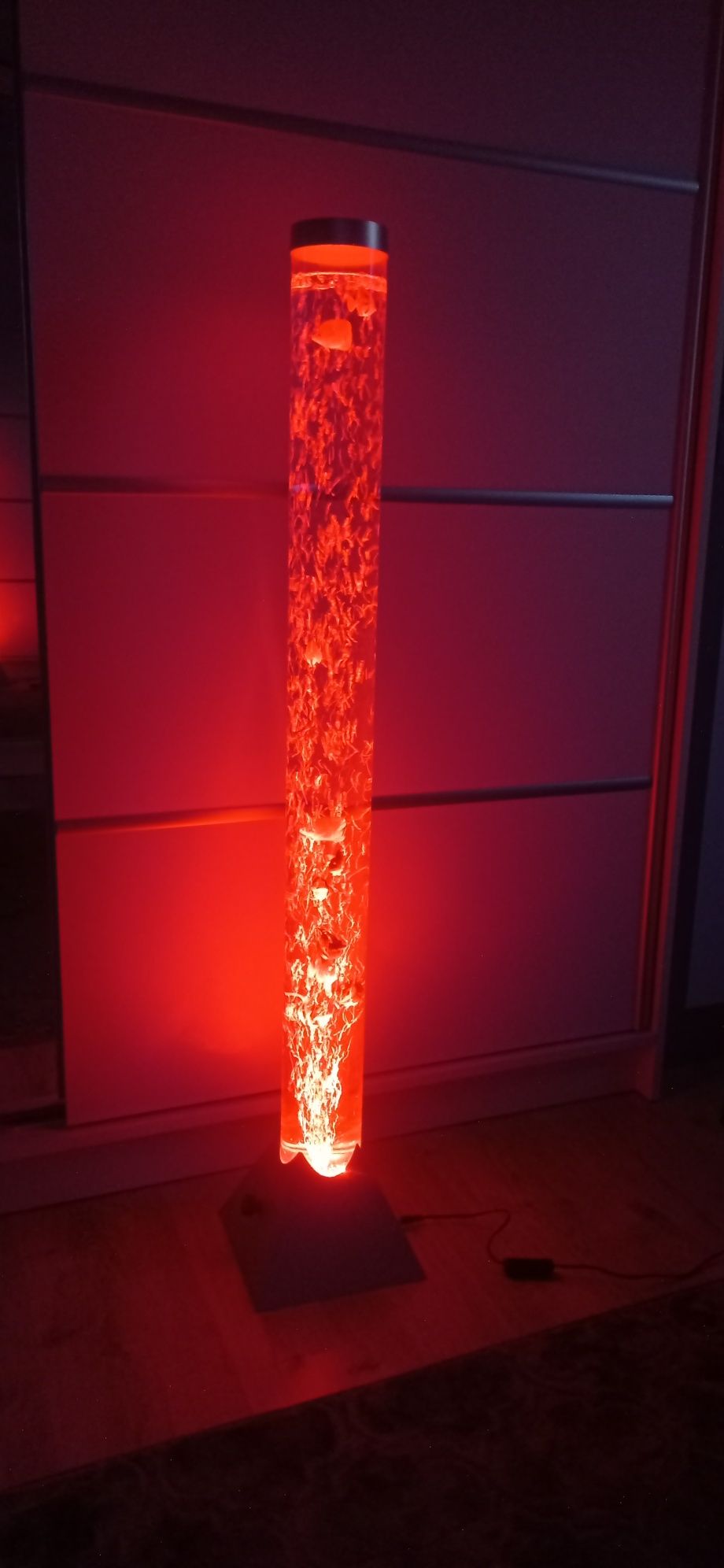 LAMPA PODŁOGOWA wielokolorową z rybkami akwarium Z RYBKAMI