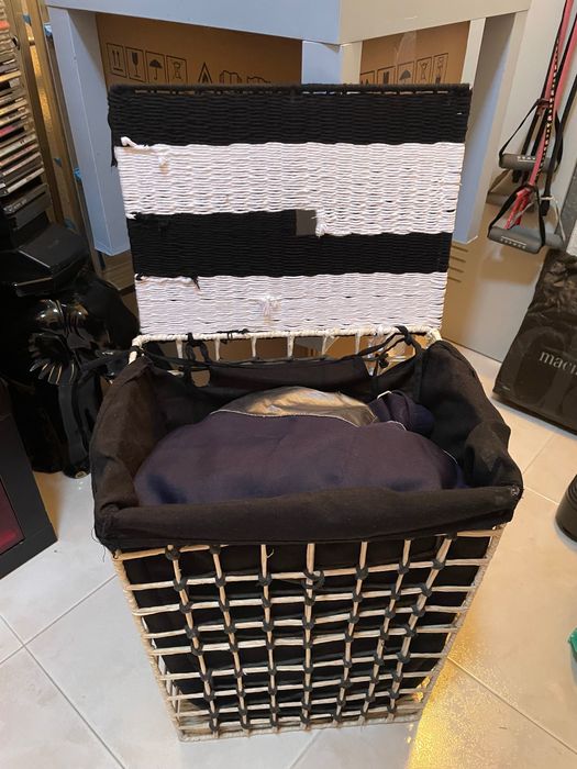 Cesto de roupa para casa de banho