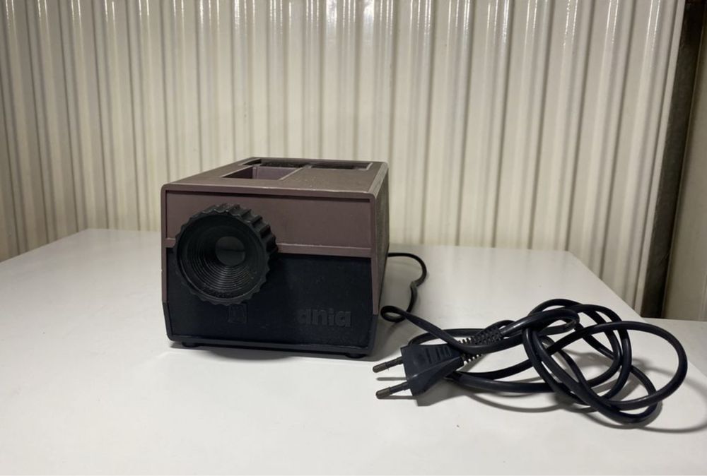 Projektor rzutnik Ania B9 S1