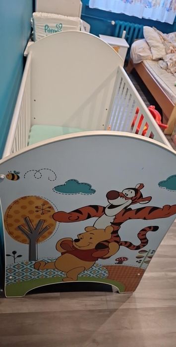 Łóżeczko z Kubusia Puchatka materac 120x60 hiding dobranocka