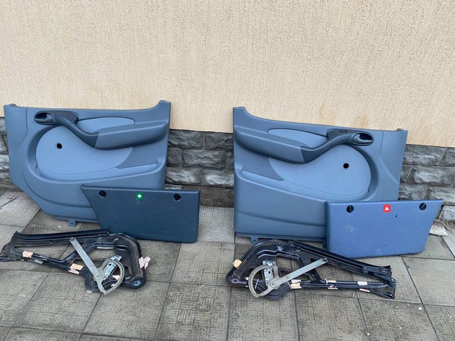 Дверні карти з склопідйомниками Mercedes 316 2005 рік