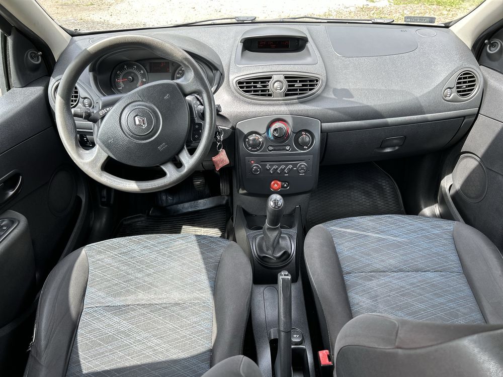Clio 3 1.2 klima super stan!