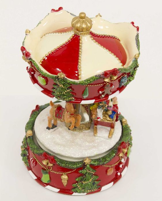 Czerwona Karuzela Z Pozytywką Dekoracja Na Święta Mikołaja 109127