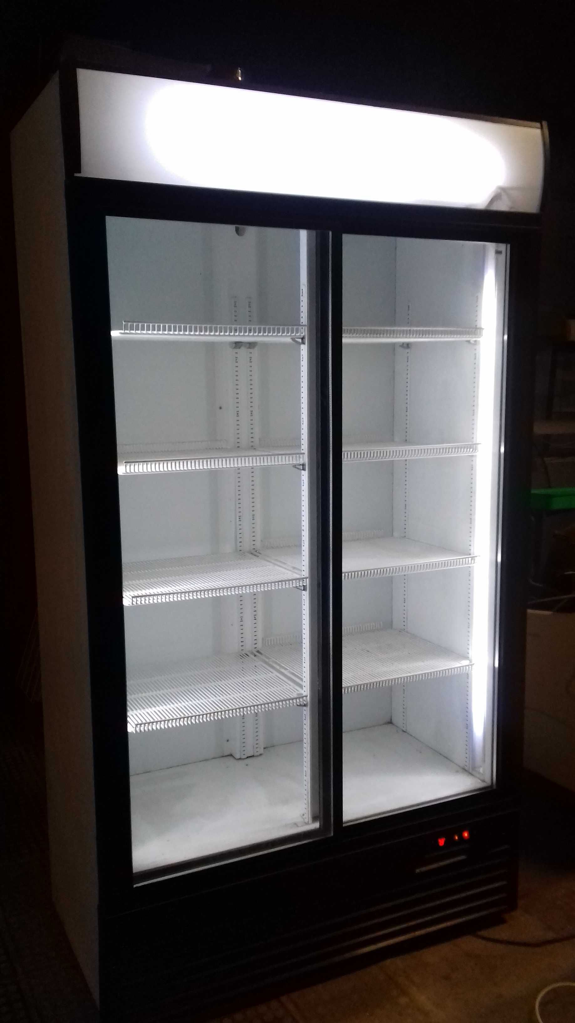 Холодильное оборудование шкафы, витрины. Одно-двухдверные шкафы. Б.У.