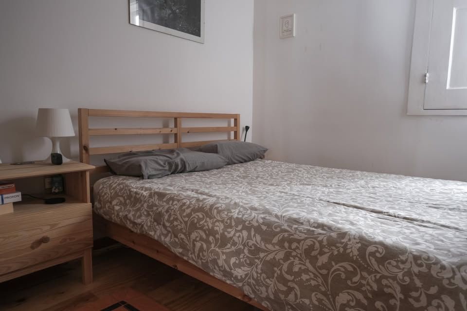 Cama IKEA TARVA 140x200