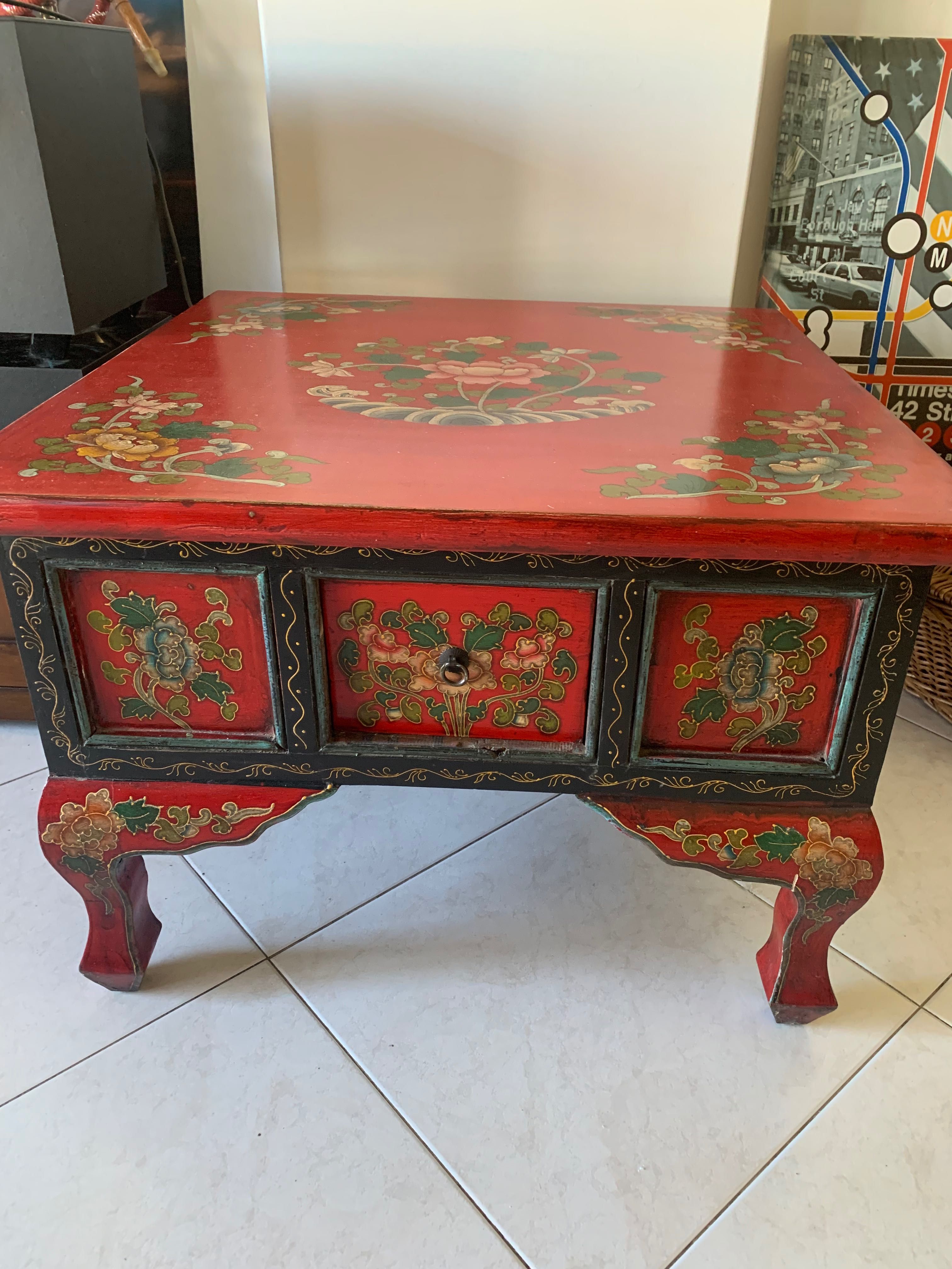 Mesa de apoio estilo oriental