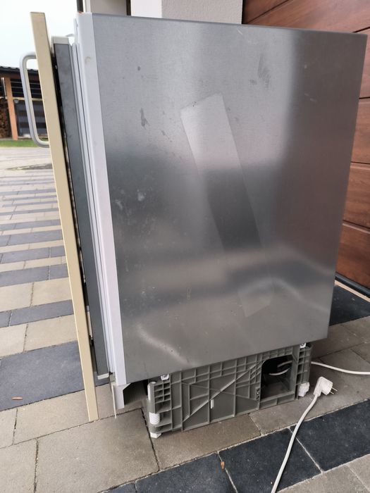 Lodówka podblatowa do zabudowy mała okazjonalna bardzo cicha