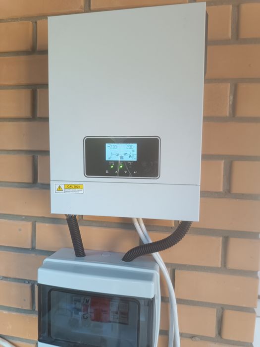 Гібридний Сонячний Інвертор 24В 3000вт, 2.0KVA/3.2KVA
INVERTER / MPPT