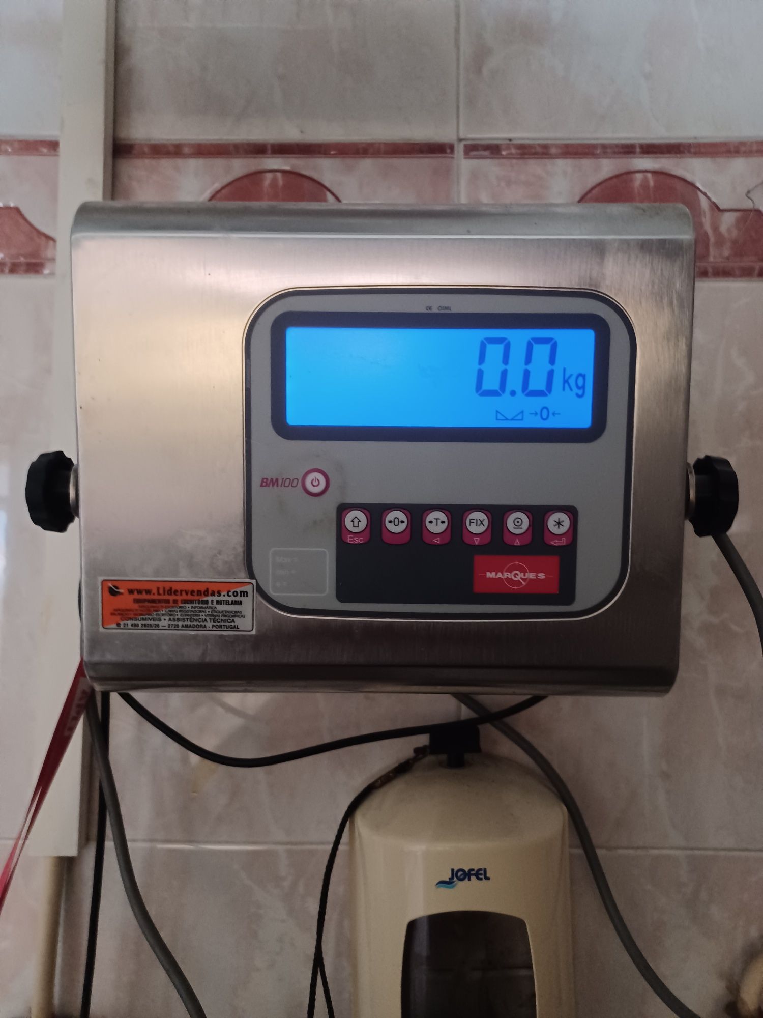 Balança de parede electrónica para talho ou armazém