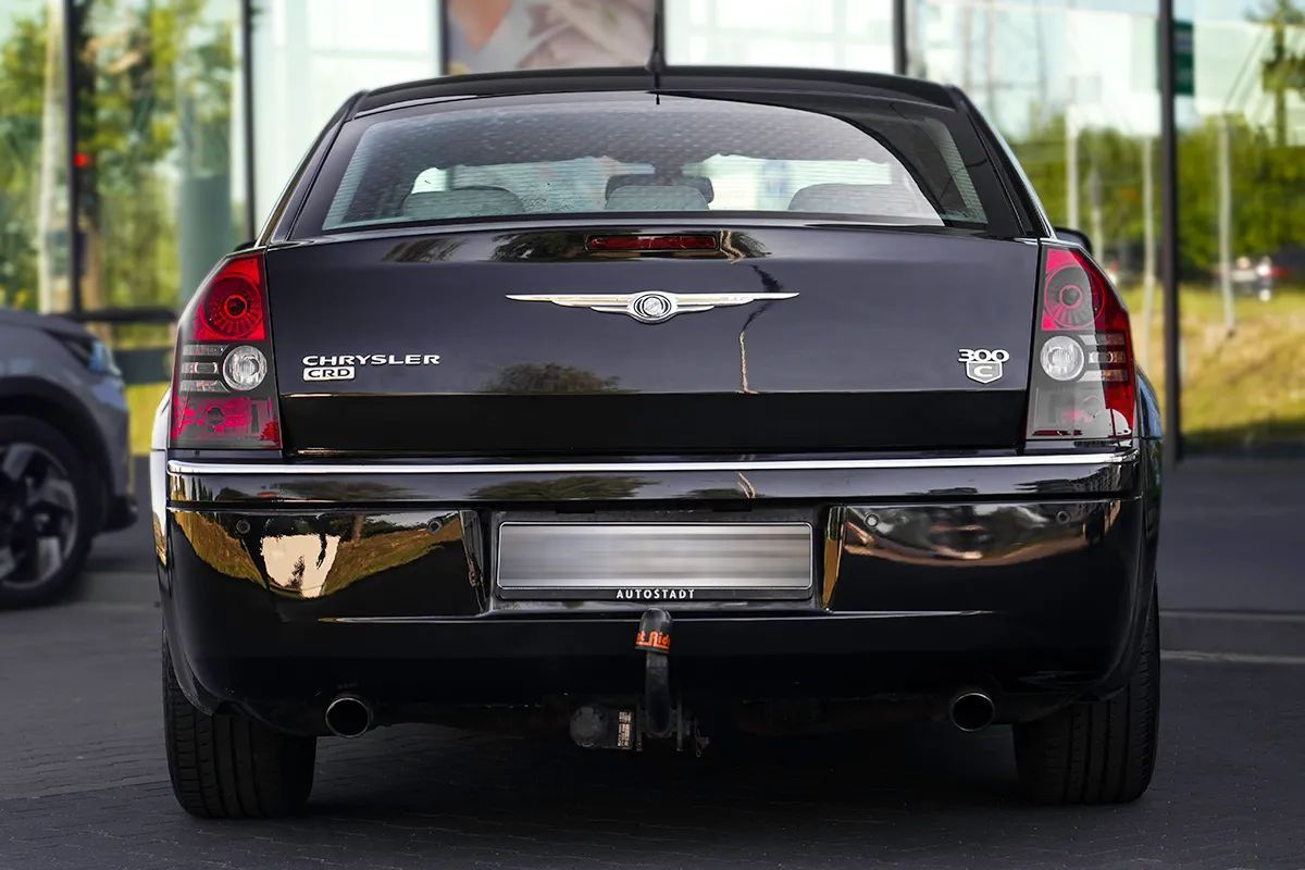 Chrysler 300C 300C 3.0CRD V6 218KM sedan świeżo sprowadzony