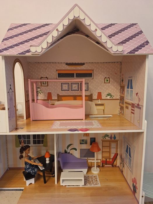 Domek dla lalek drewniany, duży plus lalki