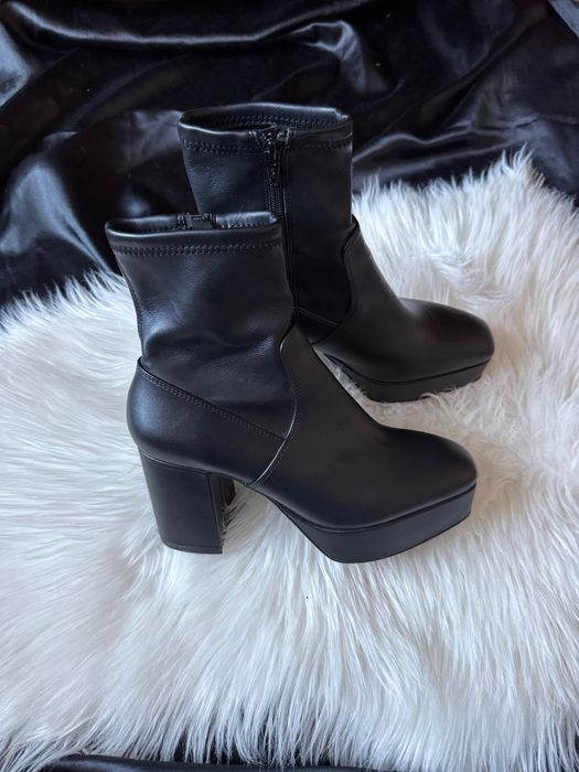 Жіночі стильні ботильйони