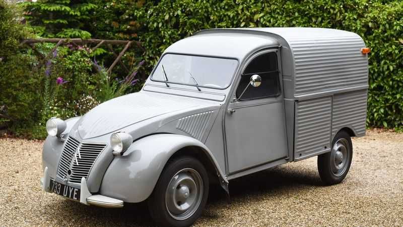 Peças genuínas, originais ou paralelas { Citroën 2CV/AK/AZU e AMI 6/8