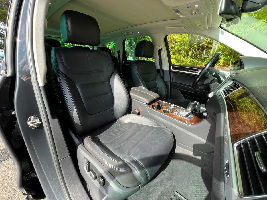 Volkswagen Touareg      2015