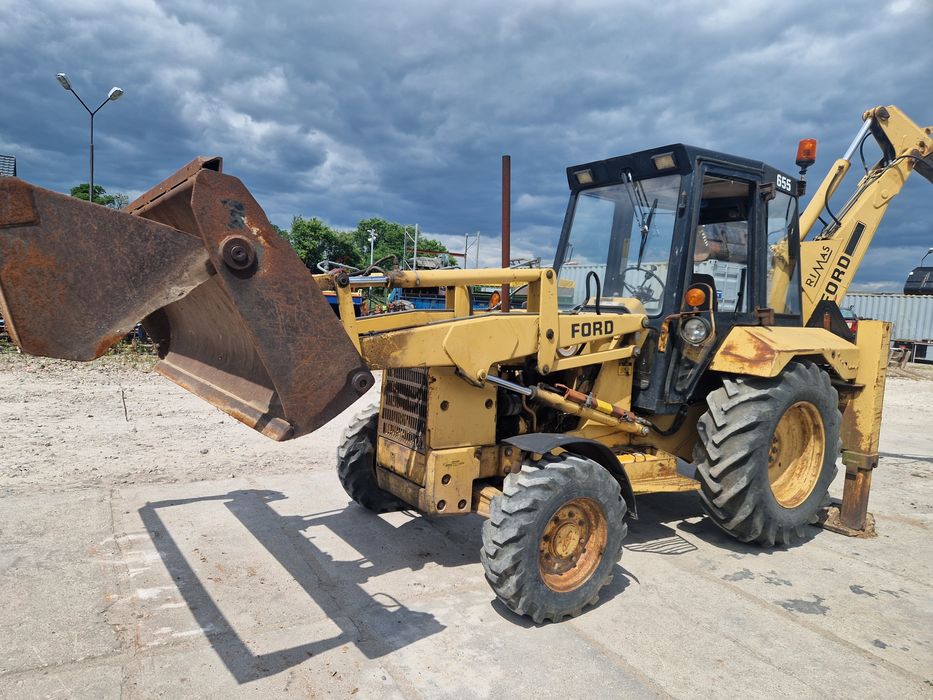 Koparko-ładowarka Ford 655 koparka New Holland NH 95 4x4