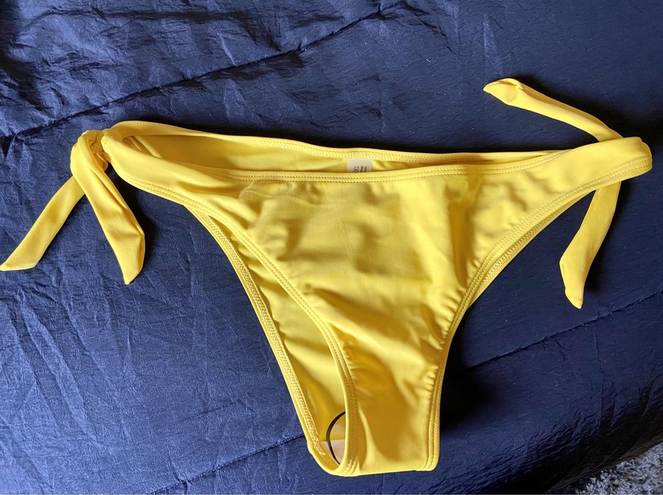 Bikini amarelo novo (parte de baixo)