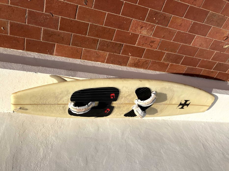 para desocupar: prancha kitesurf direcional jurássica