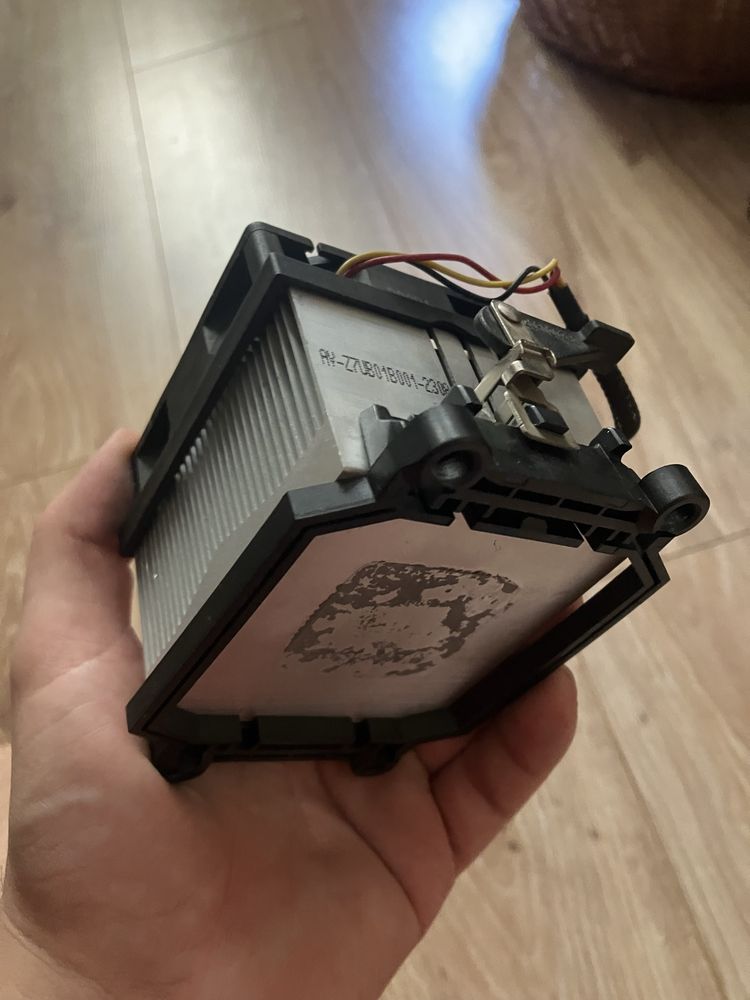 Chłodzenie CPU z wentylatorem – aluminiowe, używane