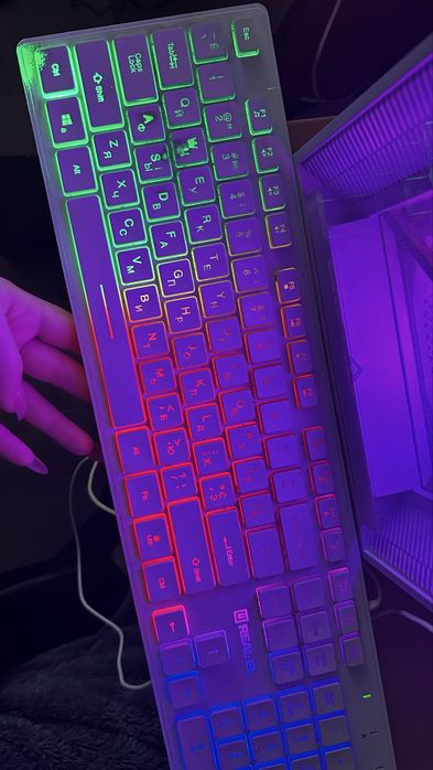 Продаю мембранну рожеву клавіатуру