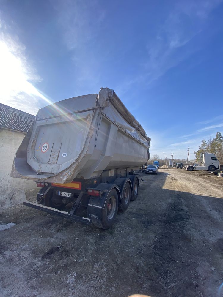 Напів причіп в CARNEHL