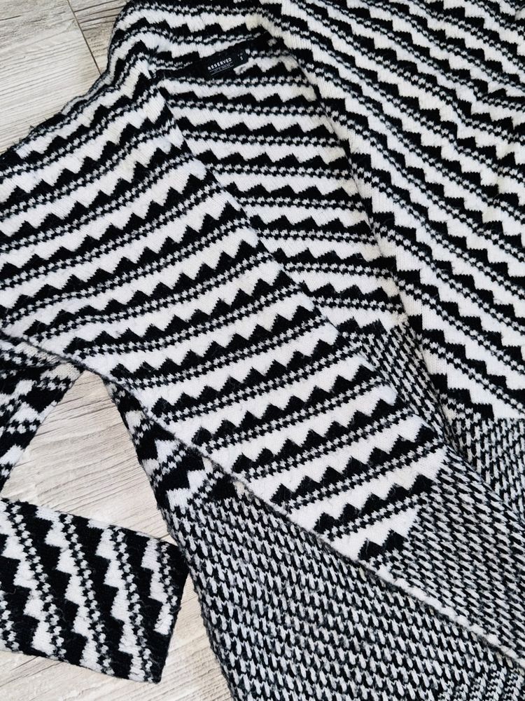 Reserved sweter luźny czarno biały gruby duży s 36