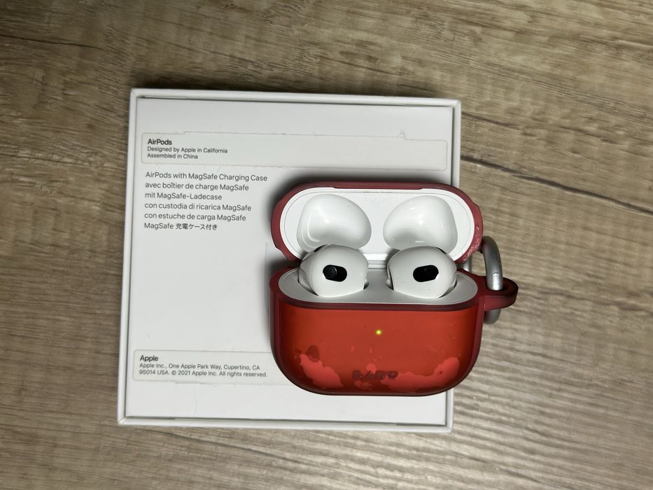 Навушники Apple AirPods 3 with Lightning Charging Case (MPNY3)