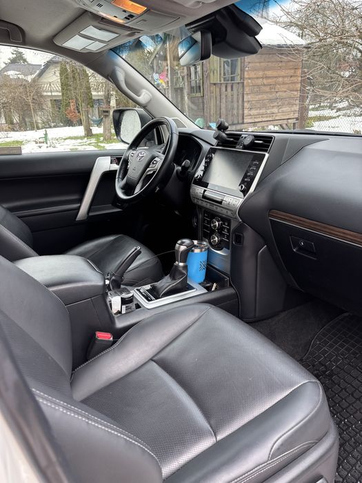 Toyota Land Cruiser Invincible 2.8 (salon PL)
