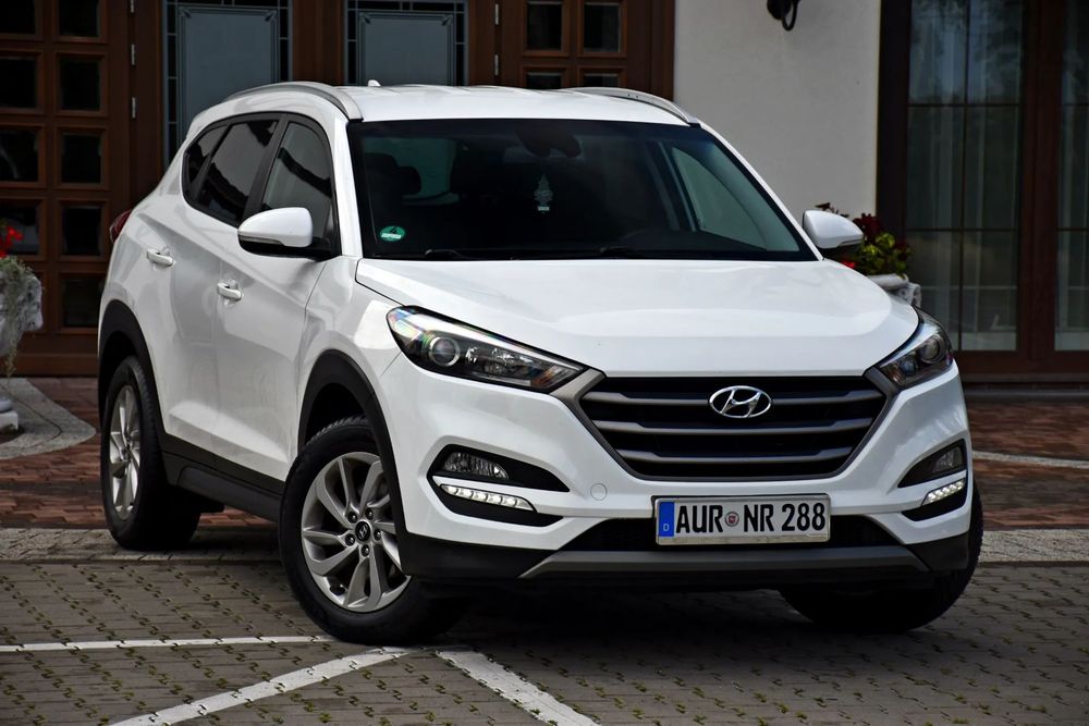 Hyundai Tucson 1.6 Turbo 177KM Nawigacja Biały PDC Hak Led Klimatronic Alu17