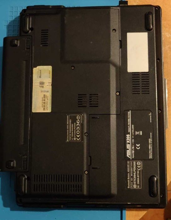 Portátil Asus X20S (12" - impressão digital - Webcam 180º)