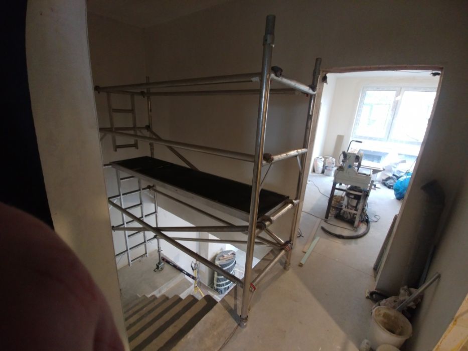 Rusztowania aluminiowe przejezdne jezdne wynajem od 7 zł za metr